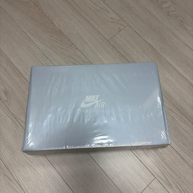 나이키 에어포스1 화이트 260 미개봉