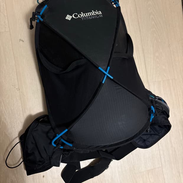 콜롬비아 티타늄 백팩