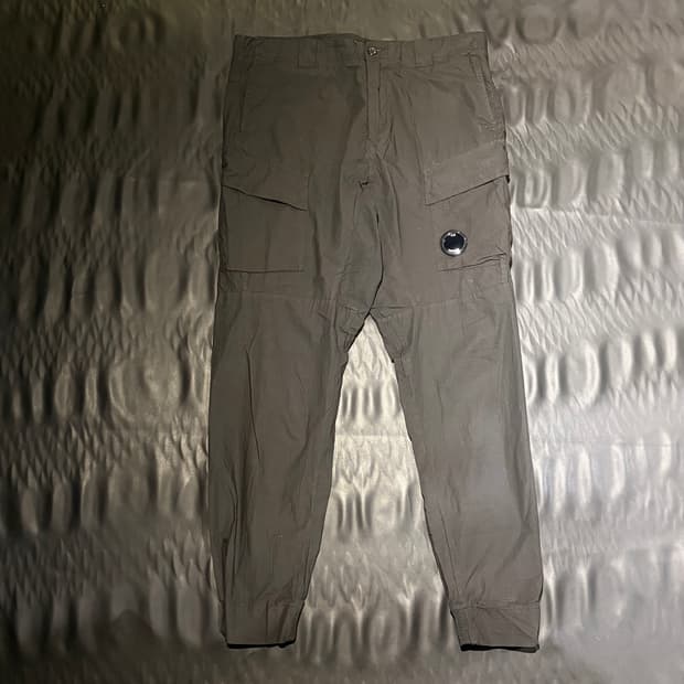 CP컴퍼니 렌즈 와펜 카고 조거팬츠