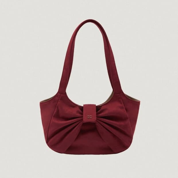 스웨이드 리본 숄더백 딥레드 아우어노스텔지아