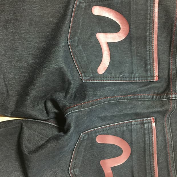 에비수 레드 스티치