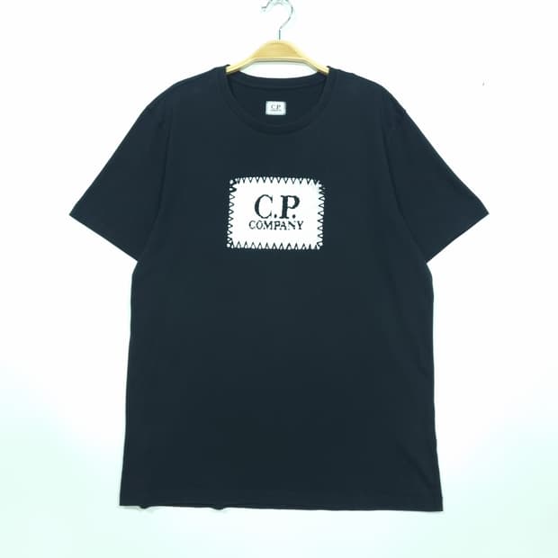 C.P. 컴퍼니 블랙 로고 반팔 티셔츠