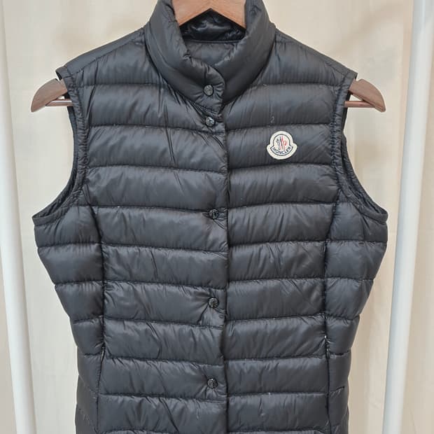 몽클레어 여성조끼패딩