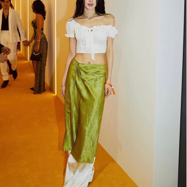 아크네스튜디오 Acne Studios 아세테이트 랩 스커트 올리브