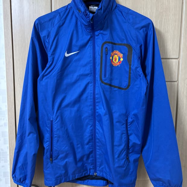 나이키 맨유 바람막이 블루
