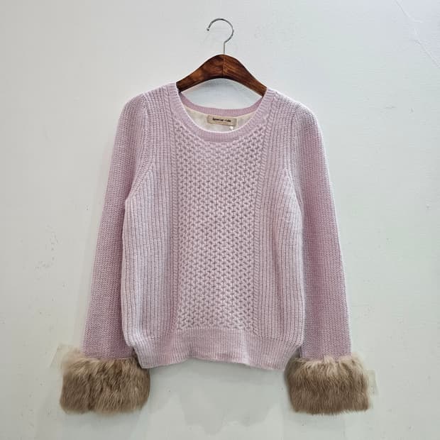 앙고라 토끼퍼 소매 레이스 백포인트 니트