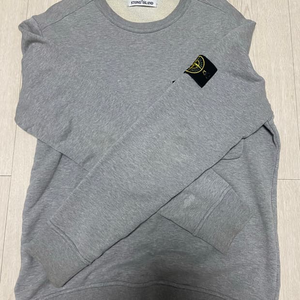 스톤아일랜드 맨투맨 