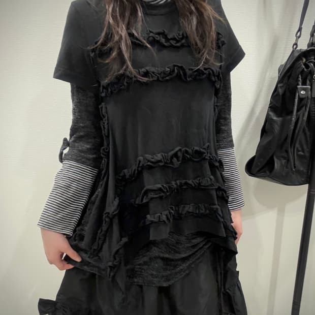 꼼데가르송 러플 컷팅 티셔츠