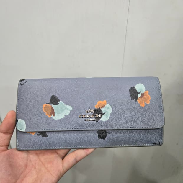 COACH 코치 장지갑! 플라워! 색상 , 디자인 너무 이뻐요~~ 추천!