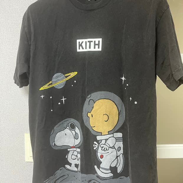 Kith x 스누피 콜라보 한정판 티셔츠