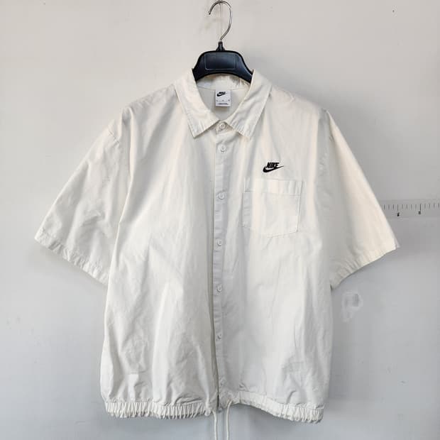 나이키 화이트 반팔 셔츠