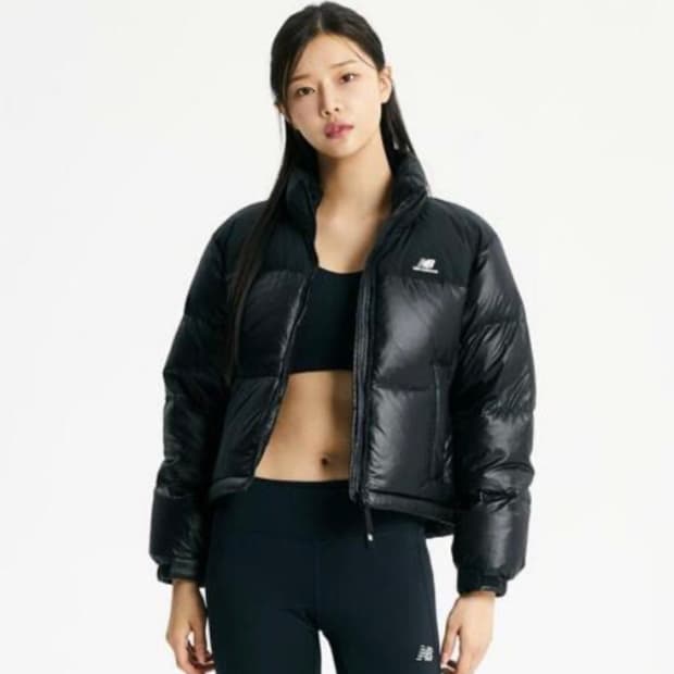 뉴발란스 우먼 액티브 플라워 숏다운 글로시 블랙