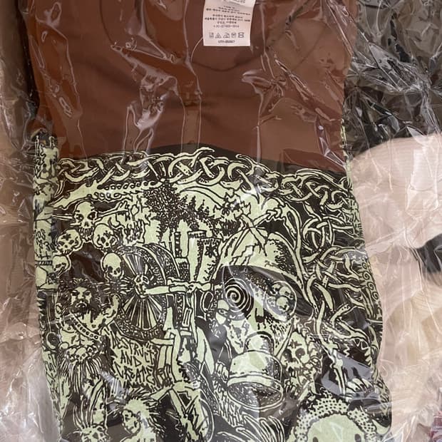 슈프림 웜벳 롱슬리브 티셔츠 브라운 - 26SS