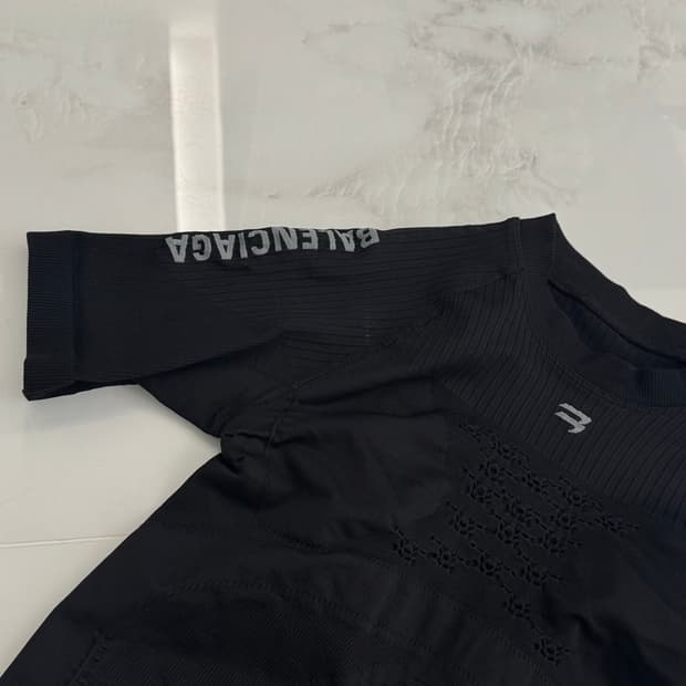 발렌시아가 여성용 반팔