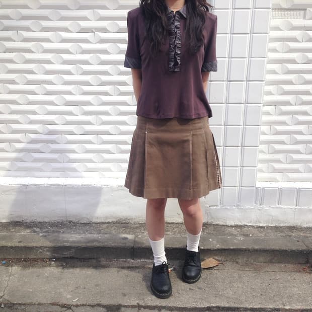 빈티지 반팔 티셔츠 스트라이프 카라 프릴 디테일 루즈핏 브라운