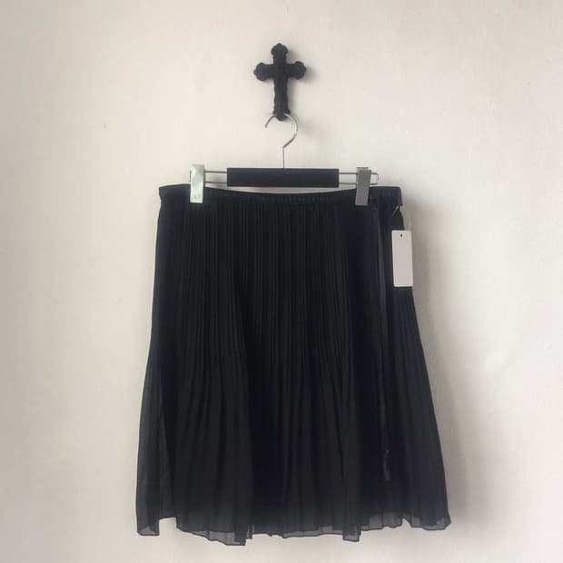 Pleats midi skirt