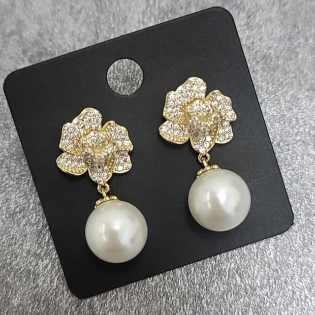 pearl earrings