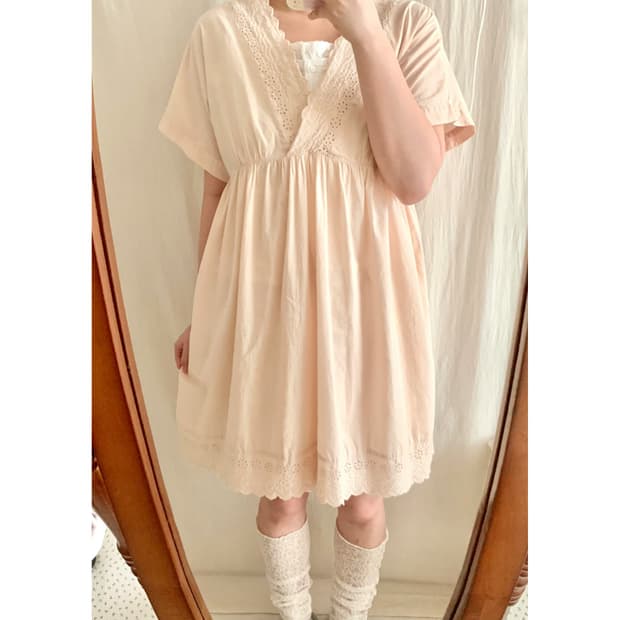 복숭아핑크 펀칭 자수 원피스