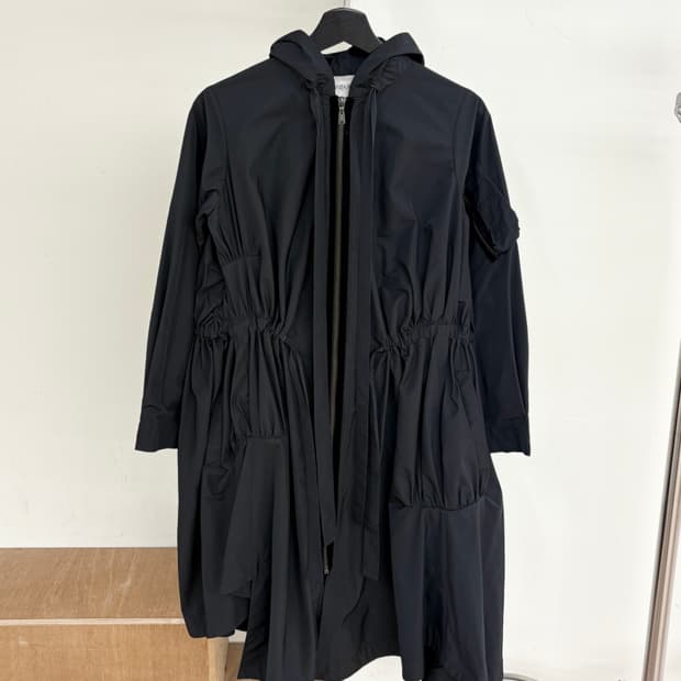 입생로랑 블랙 셔링 후디 롱 자켓