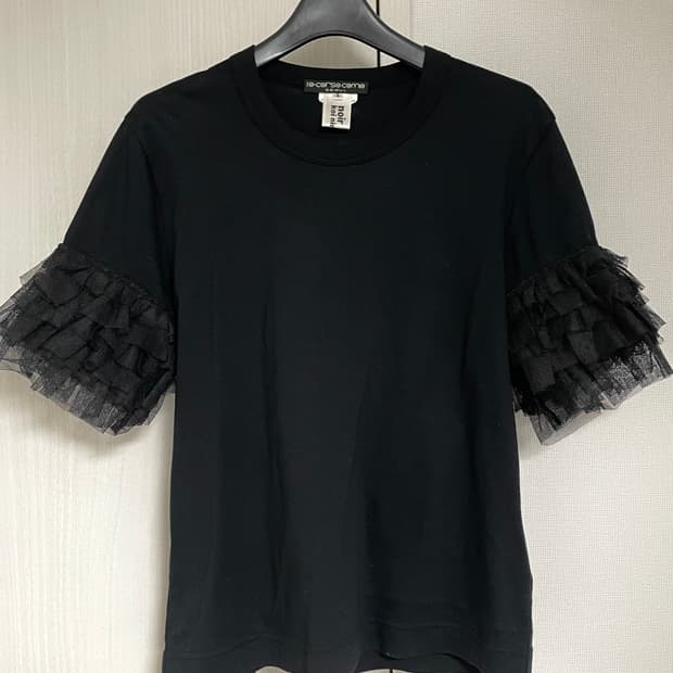 느와케이니노미야 프릴 티셔츠