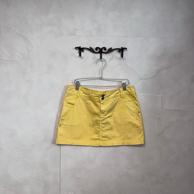 Lemon pocket mini skirt