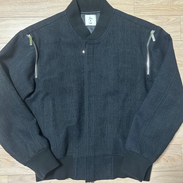 신앤리 숄더 지퍼 트위드자켓