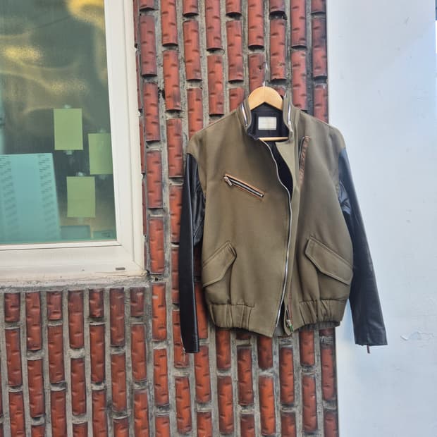 BEIGE 브랜드의 여성자켓입니다