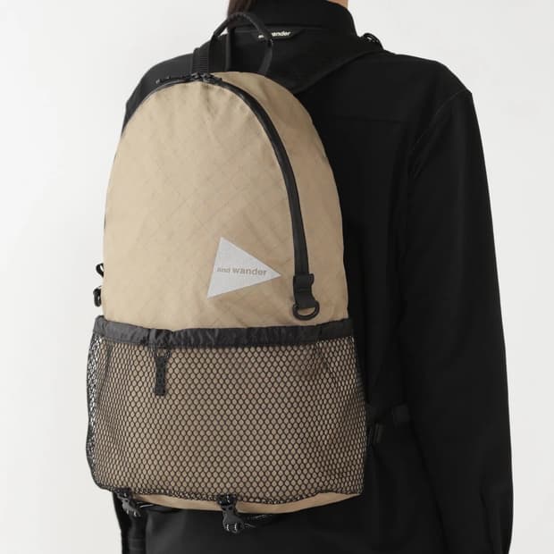 and wander 앤드원더 데이팩 베이지 20L