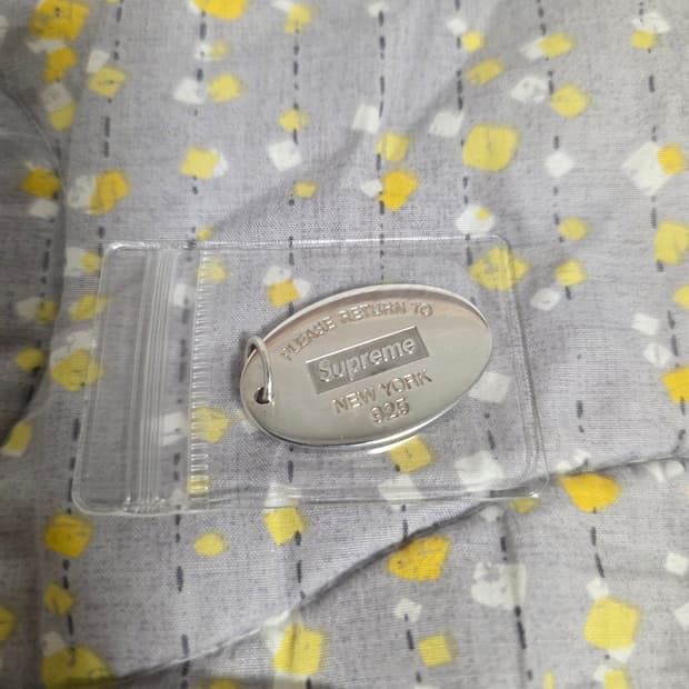 정품 슈프림 티파니앤코 콜라보 키링 태그만 판매
