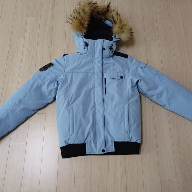 디스커버리 구스다운 숏 패딩 