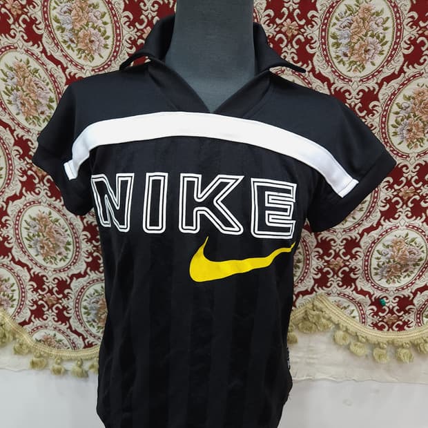 나이키 90s 빅로고 스포츠 크롭 반팔티

