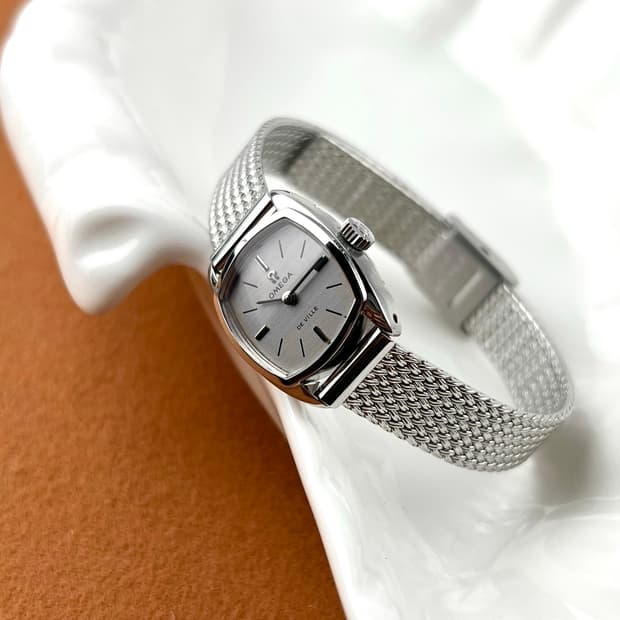 OMEGA Lady De Ville line watch