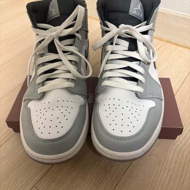 나이키 조던1 미드라이트스모크 