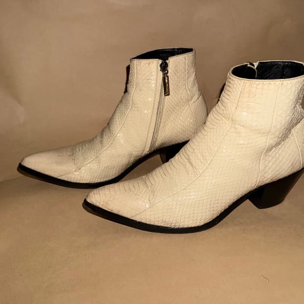 생로랑 Finn 60mm 파이톤 쿠반힐 부츠