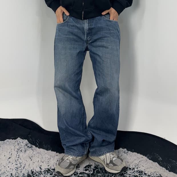 00’s Levi’s 569 Loose Straight