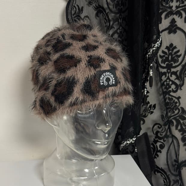 호피 레오파드 앙고라 펑옵체 로고 비니