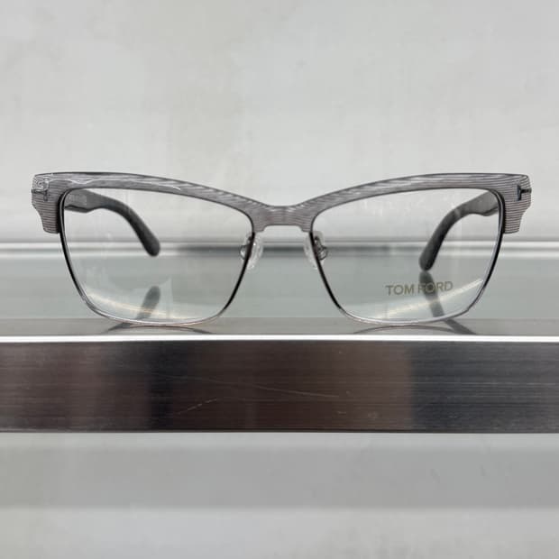 TOM FORD 하프 메탈 프레임 안경