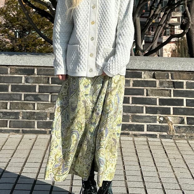 아쿠아스큐텀 페이즐리 스커트