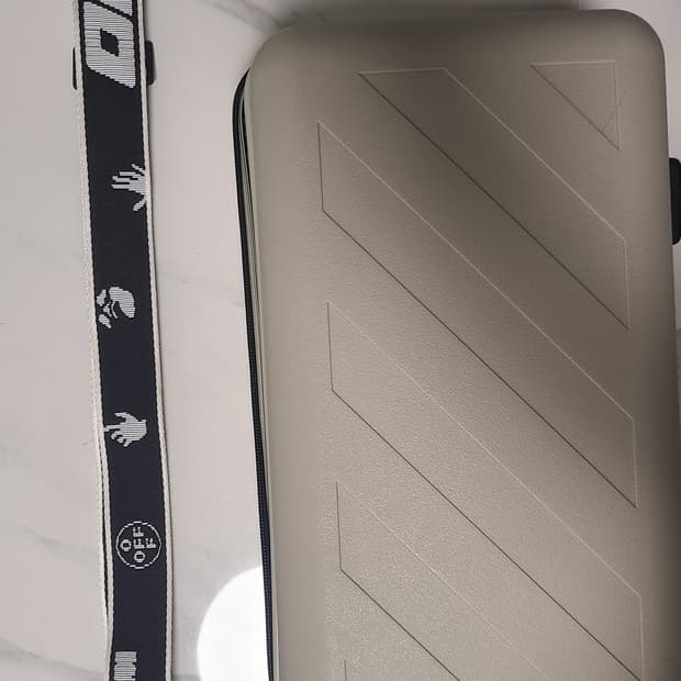 아모레퍼시픽 오프화이트 가방 판매해요