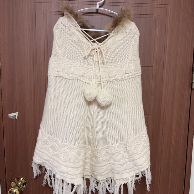 모리걸 하구미 일본 빈티지 아이보리 니트 폼폼 태슬 퍼 케이프 판쵸