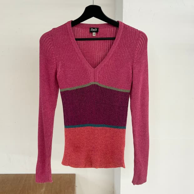 돌체앤가바나 핑크 브이넥 니트