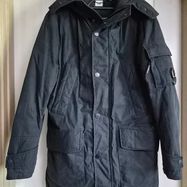 C.P. 컴퍼니(C.P. COMPANY) 블랙 후디드 재킷(100)