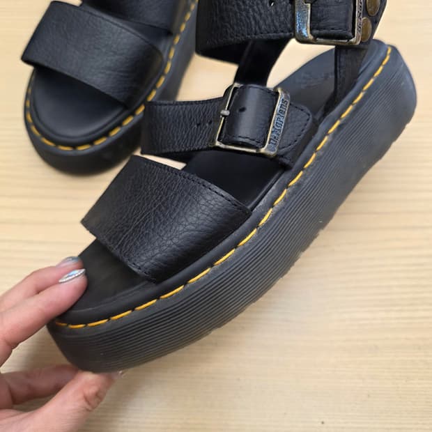 닥터마틴 그리폰쿼드 스트랩 샌들 UK6