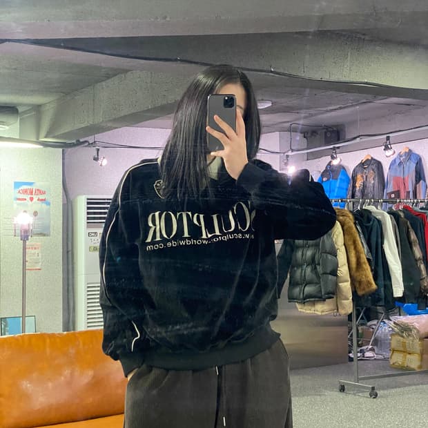 스컬프터 벨루어 싸커 벨벳 블랙 카라 맨투맨 B3823