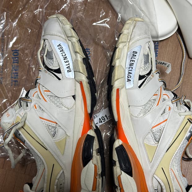 발렌시아가 트랙 스니커즈 흰주 40사이즈 260