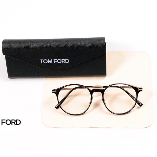 톰포드 남녀공용 안경
