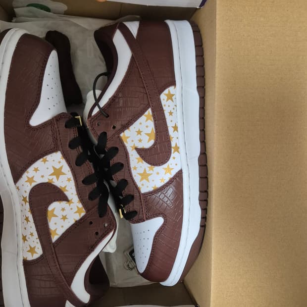 나이키 x 슈프림 SB 덩크 로우 바크루트 브라운 270사이즈