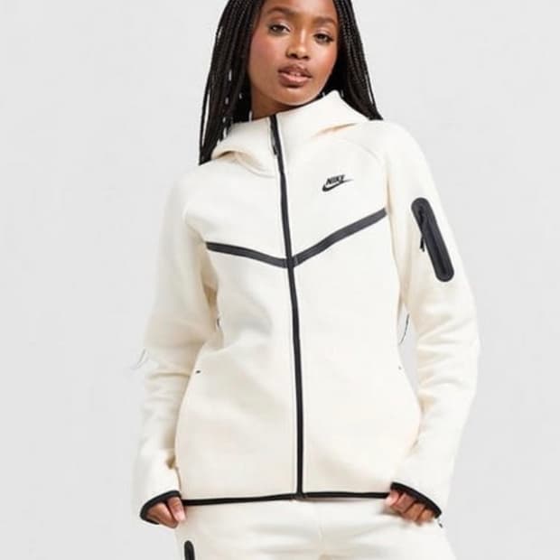 나이키 테크팩 테크플리스 아이보리