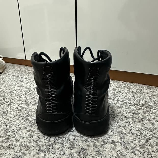 [44] Isaac Sellam Lether Sneakers High