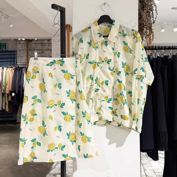 발렌시아가 스포츠 화이트 BB로고 옐로우 로즈 프린팅 셋업